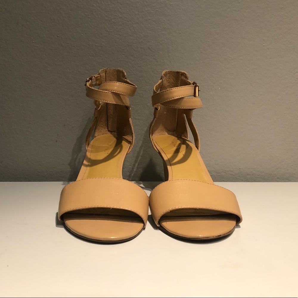 Nine West Tan Wedge Heals 6 ½ - Picture 2 of 3